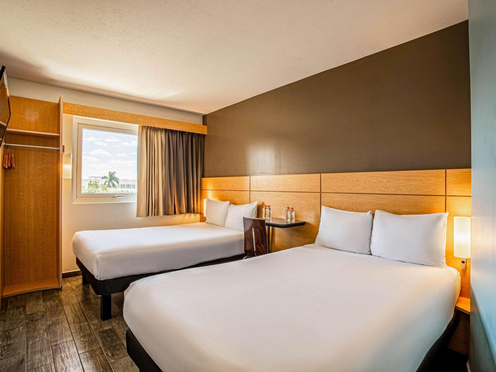 Ibis Mérida Exterior foto