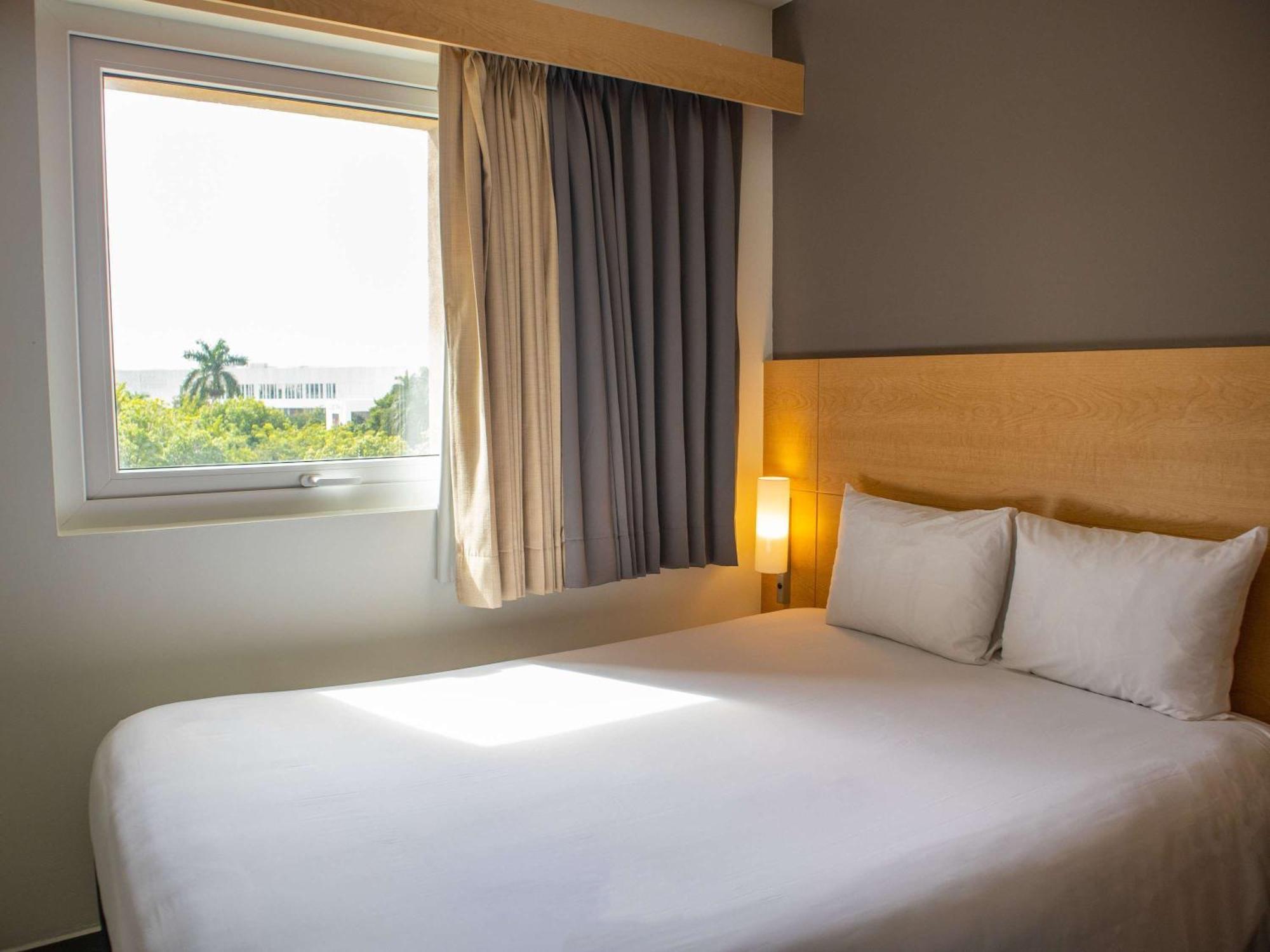 Ibis Mérida Exterior foto